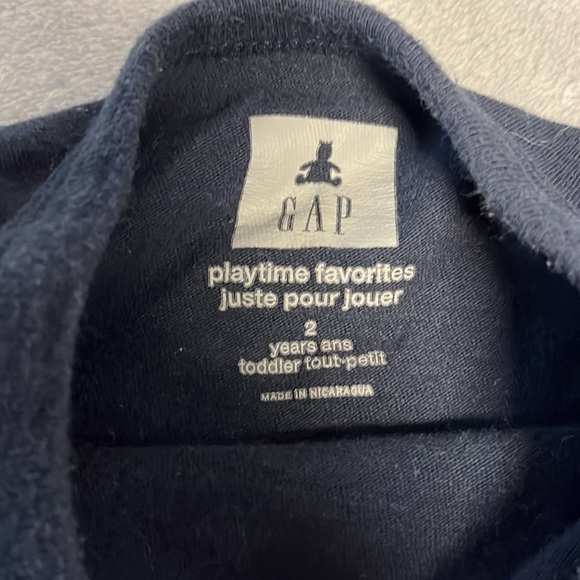 2T GAP Firetruck long sleeve t-shirt and pants bundle - Picture 4 of 7